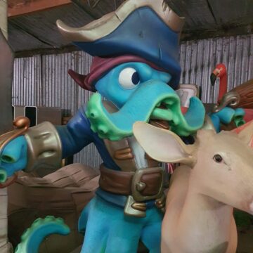 FIBREGLASS ANIMALS 4 SALE HERE OZ-MYTHICAL CHARACTERS